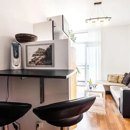 Apartamento Cosy 2 Bedroom Flat Close To The Town With Parking