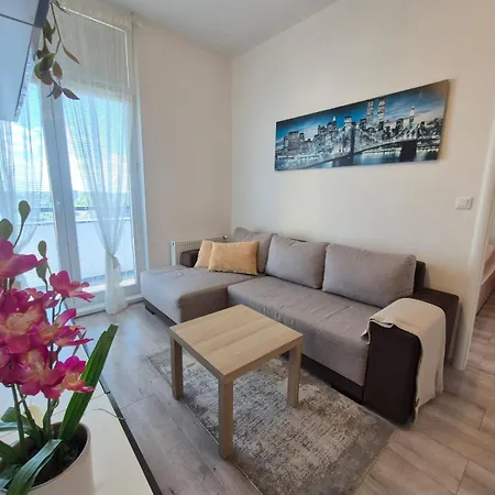 Cosy 2 Bedroom Flat Close To The Town With Parking Lägenhet