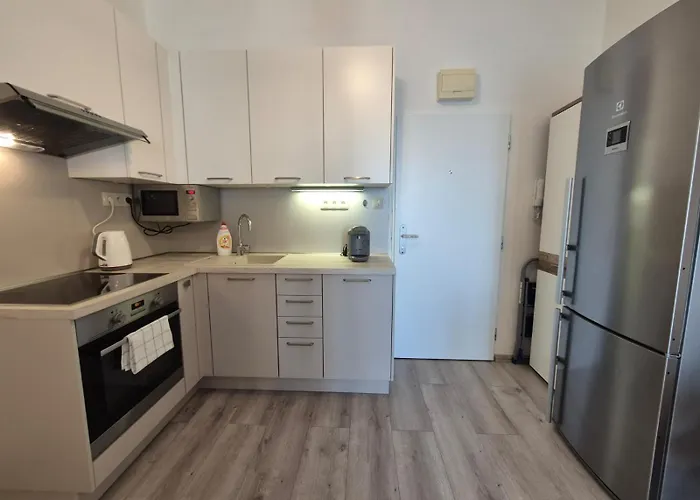 Cosy 2 Bedroom Flat Close To The Town With Parking * Bratislava